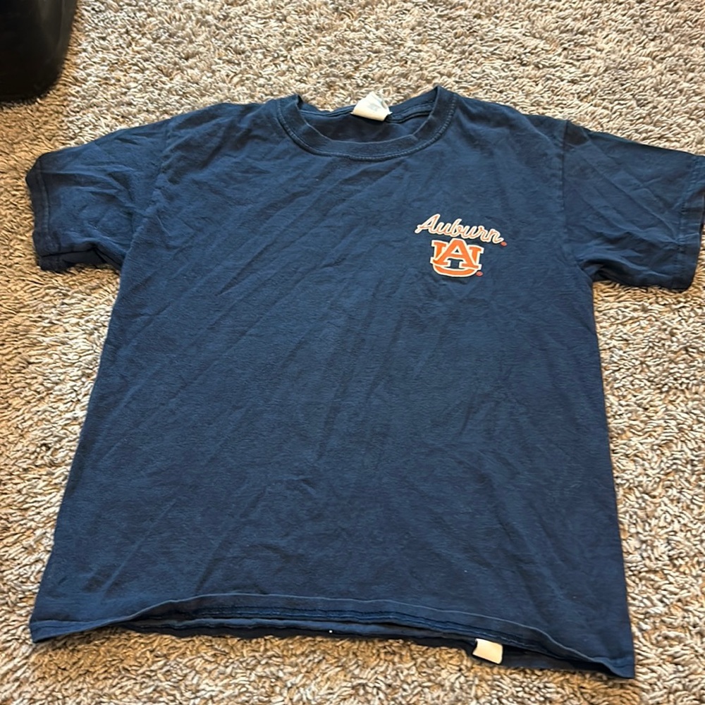 Girls auburn navy tee.